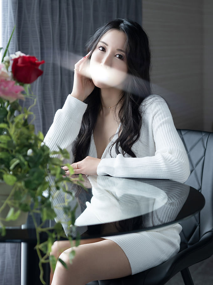 愛原よし乃のプロフィール一般写真